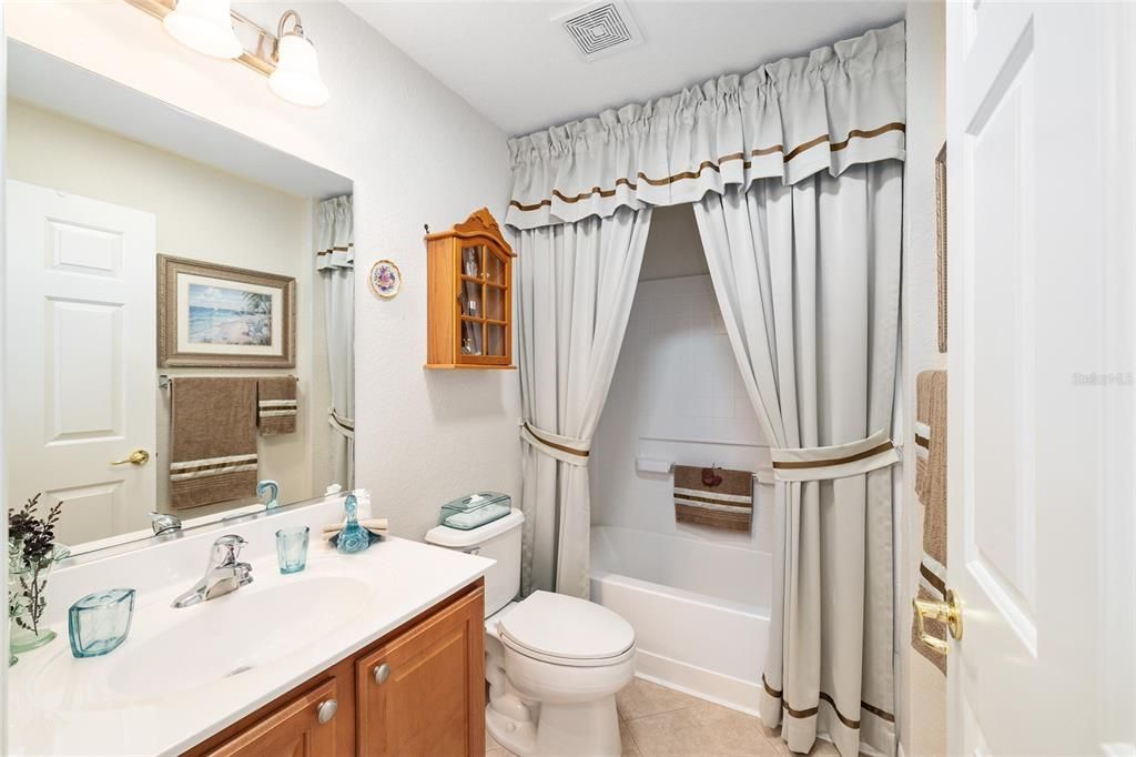 En Venta: $325,000 (2 camas, 2 baños, 1575 Pies cuadrados)