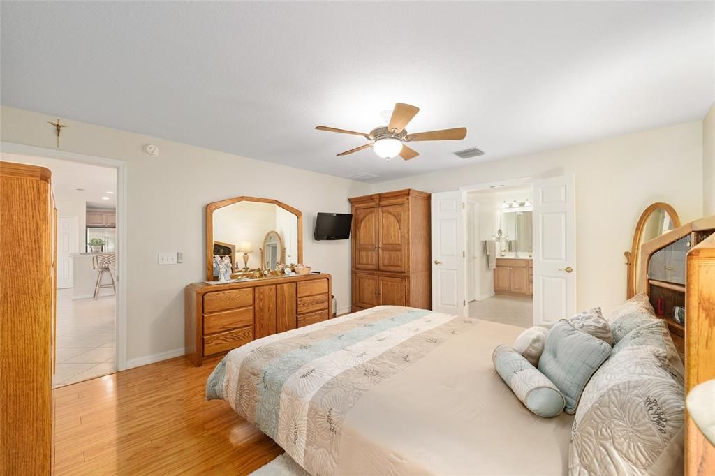 En Venta: $325,000 (2 camas, 2 baños, 1575 Pies cuadrados)