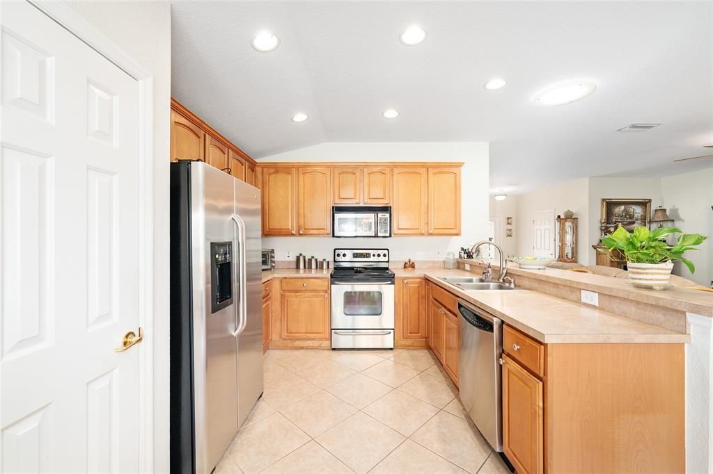 En Venta: $325,000 (2 camas, 2 baños, 1575 Pies cuadrados)