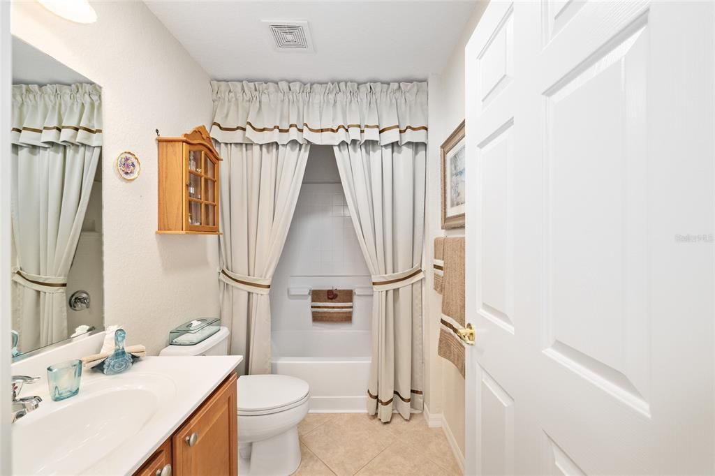 En Venta: $325,000 (2 camas, 2 baños, 1575 Pies cuadrados)