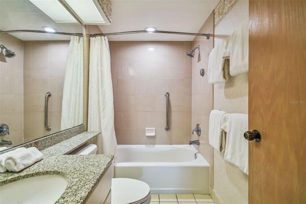 En Venta: $419,000 (2 camas, 2 baños, 1210 Pies cuadrados)