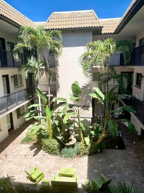 出租: $2,200 (1 贝兹, 1 浴室, 576 平方英尺)