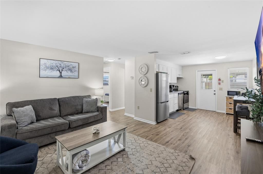 待售: $349,900 (4 贝兹, 0 浴室, 1404 平方英尺)