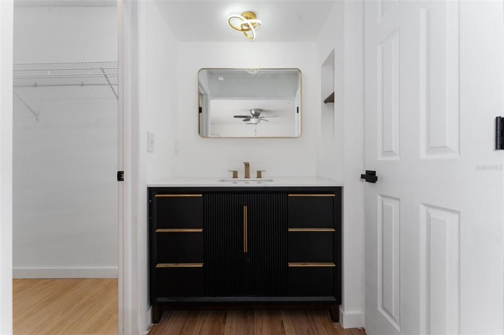 出租: $2,300 (3 贝兹, 1 浴室, 1321 平方英尺)