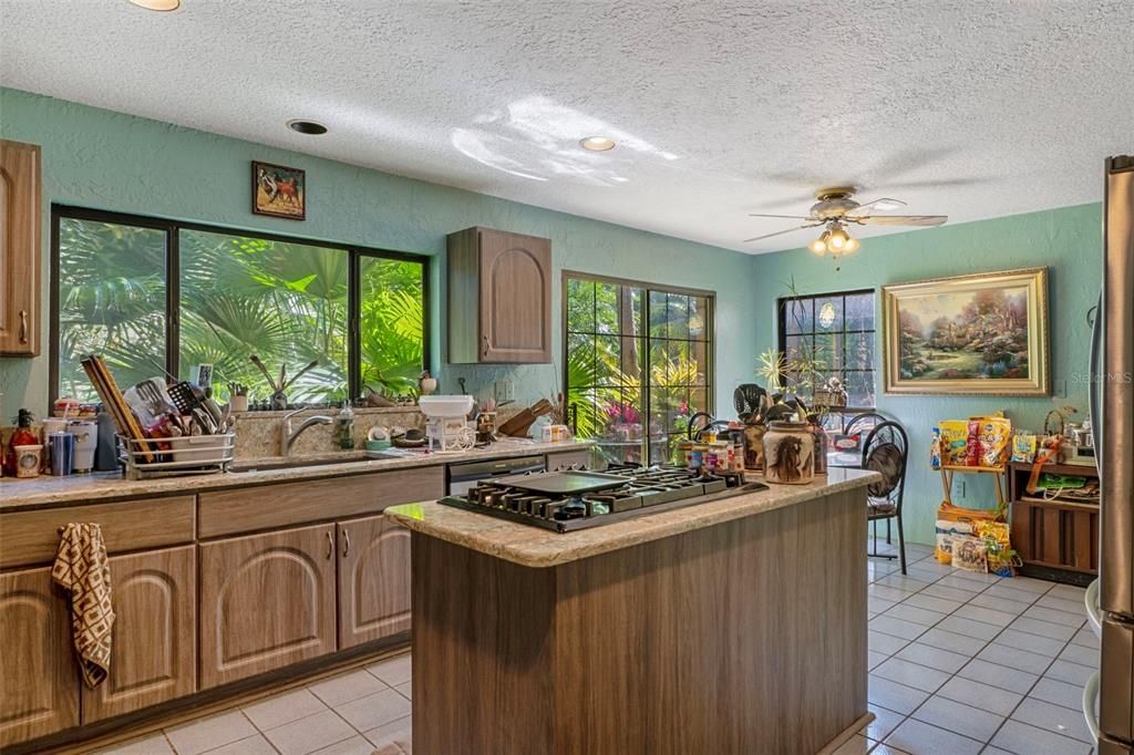 En Venta: $2,300,000 (4 camas, 2 baños, 3564 Pies cuadrados)