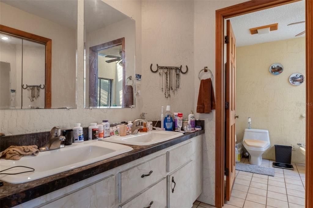 En Venta: $2,300,000 (4 camas, 2 baños, 3564 Pies cuadrados)