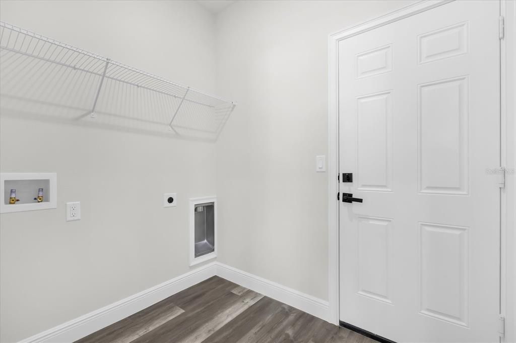 En Renta: $2,250 (4 camas, 3 baños, 1865 Pies cuadrados)