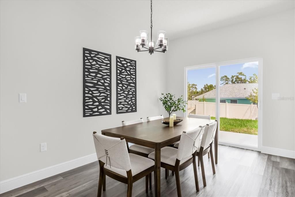 En Renta: $2,250 (4 camas, 3 baños, 1865 Pies cuadrados)