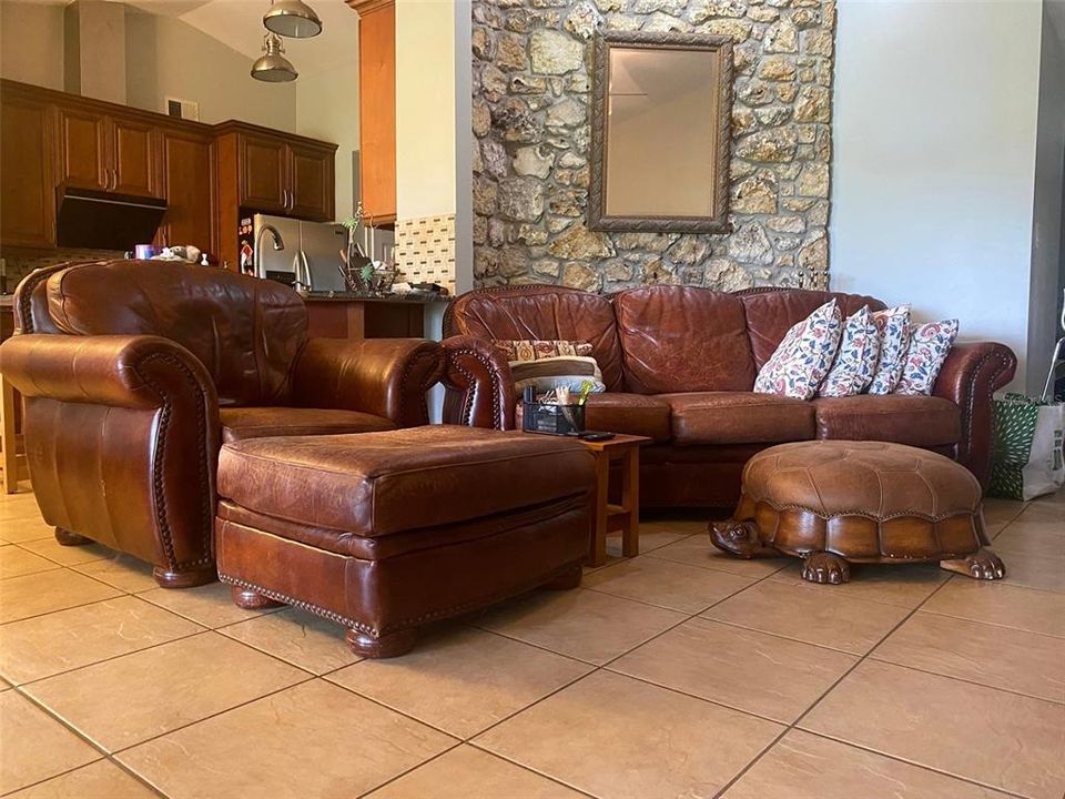 For Sale: $599,000 (3 beds, 2 baths, 1986 Square Feet)