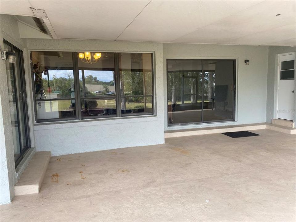 For Sale: $599,000 (3 beds, 2 baths, 1986 Square Feet)