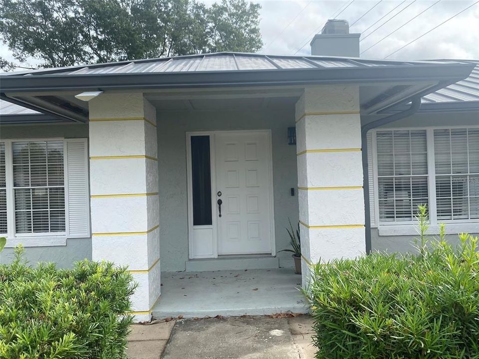 For Sale: $599,000 (3 beds, 2 baths, 1986 Square Feet)