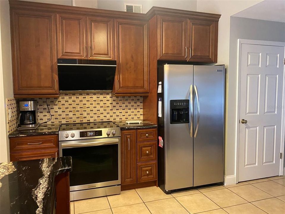 For Sale: $599,000 (3 beds, 2 baths, 1986 Square Feet)