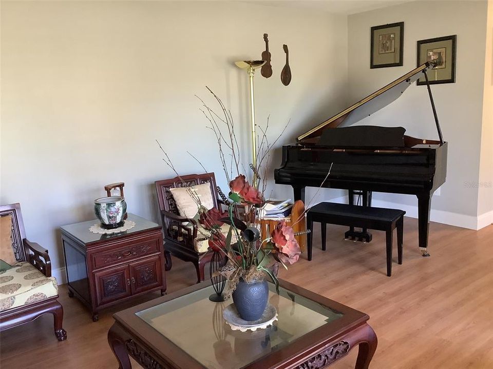 For Sale: $599,000 (3 beds, 2 baths, 1986 Square Feet)