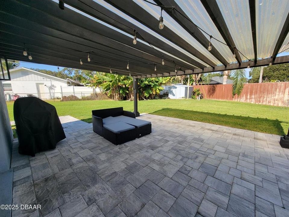 На продажу: $299,900 (2 спален, 2 ванн, 1315 Квадратных фут)