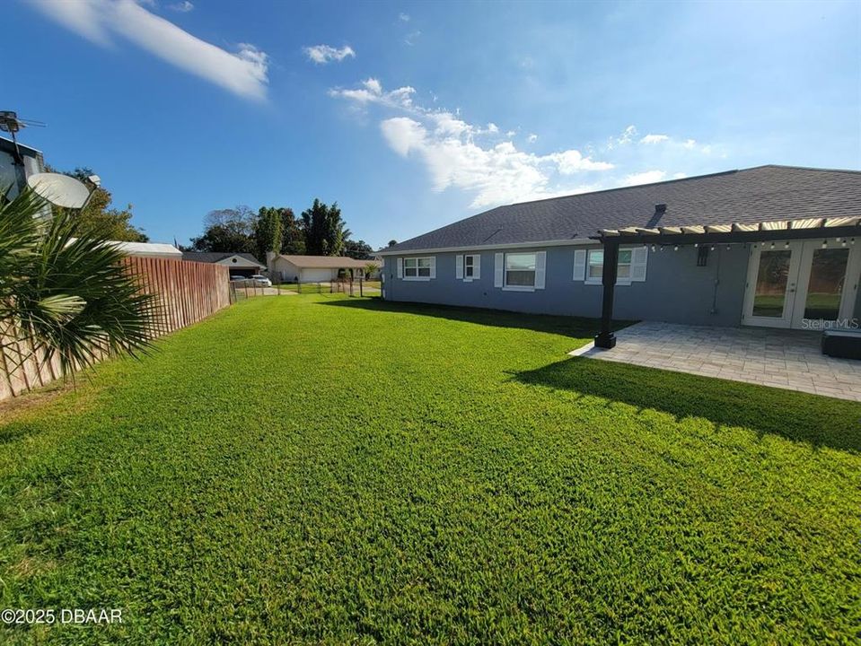 На продажу: $299,900 (2 спален, 2 ванн, 1315 Квадратных фут)