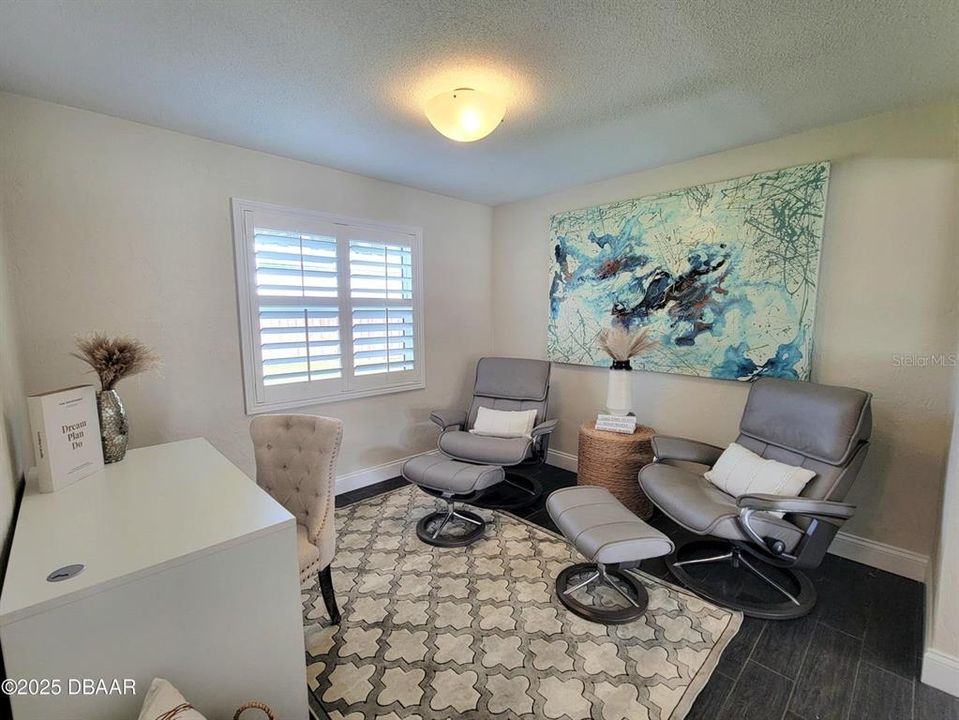 На продажу: $299,900 (2 спален, 2 ванн, 1315 Квадратных фут)