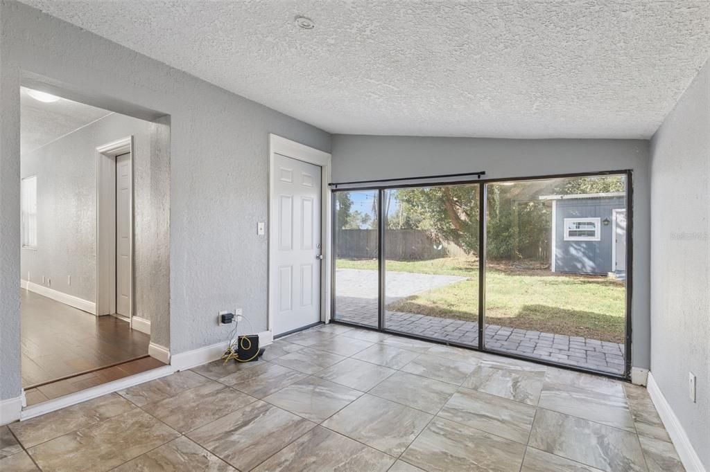 En Venta: $339,000 (3 camas, 2 baños, 1270 Pies cuadrados)