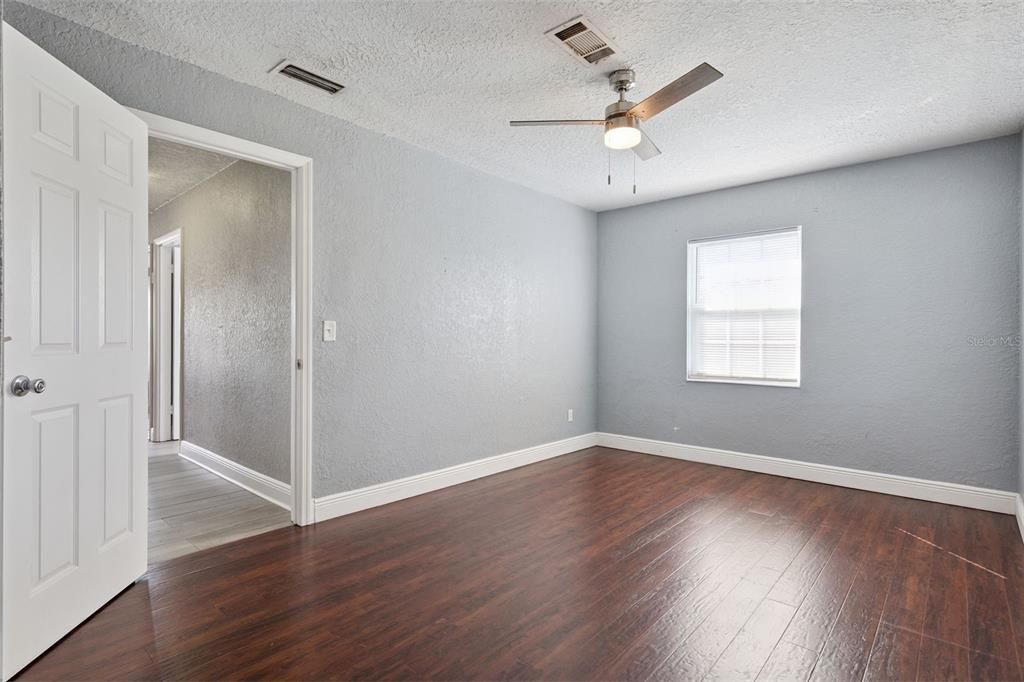 En Venta: $339,000 (3 camas, 2 baños, 1270 Pies cuadrados)