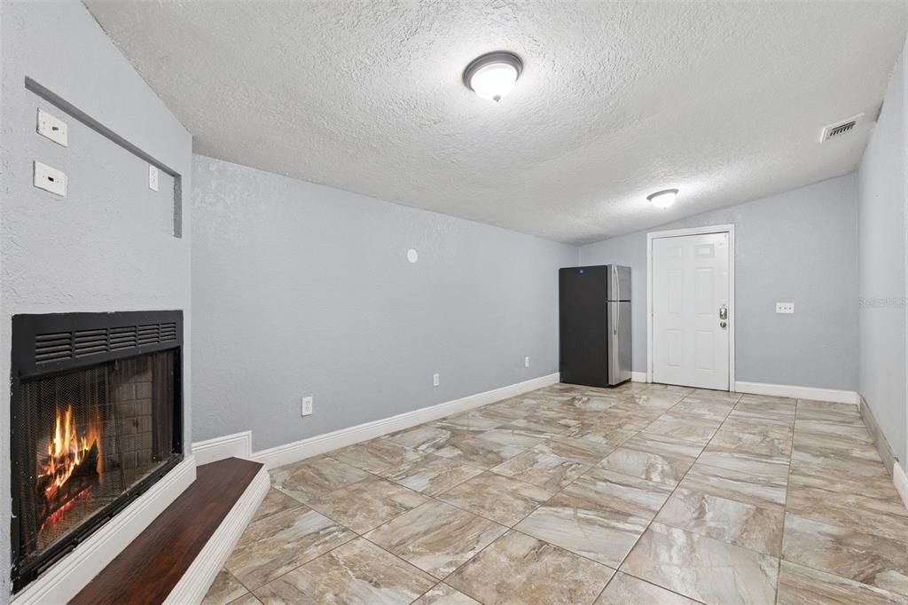 En Venta: $339,000 (3 camas, 2 baños, 1270 Pies cuadrados)