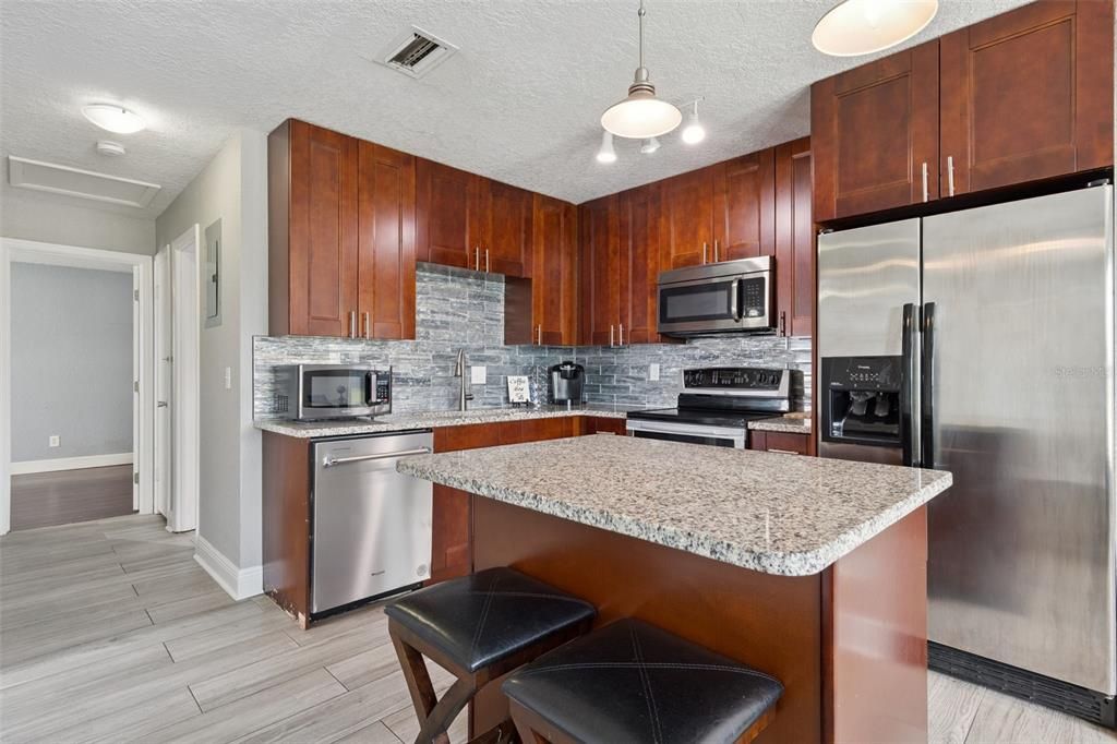 En Venta: $339,000 (3 camas, 2 baños, 1270 Pies cuadrados)