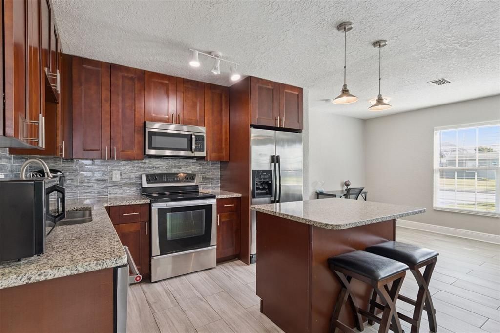 En Venta: $339,000 (3 camas, 2 baños, 1270 Pies cuadrados)