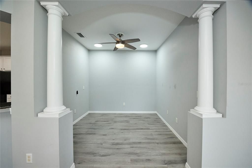 待售: $349,900 (2 贝兹, 2 浴室, 1525 平方英尺)