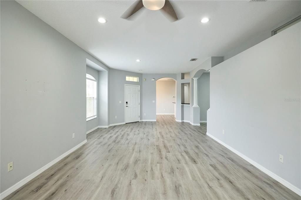 待售: $349,900 (2 贝兹, 2 浴室, 1525 平方英尺)