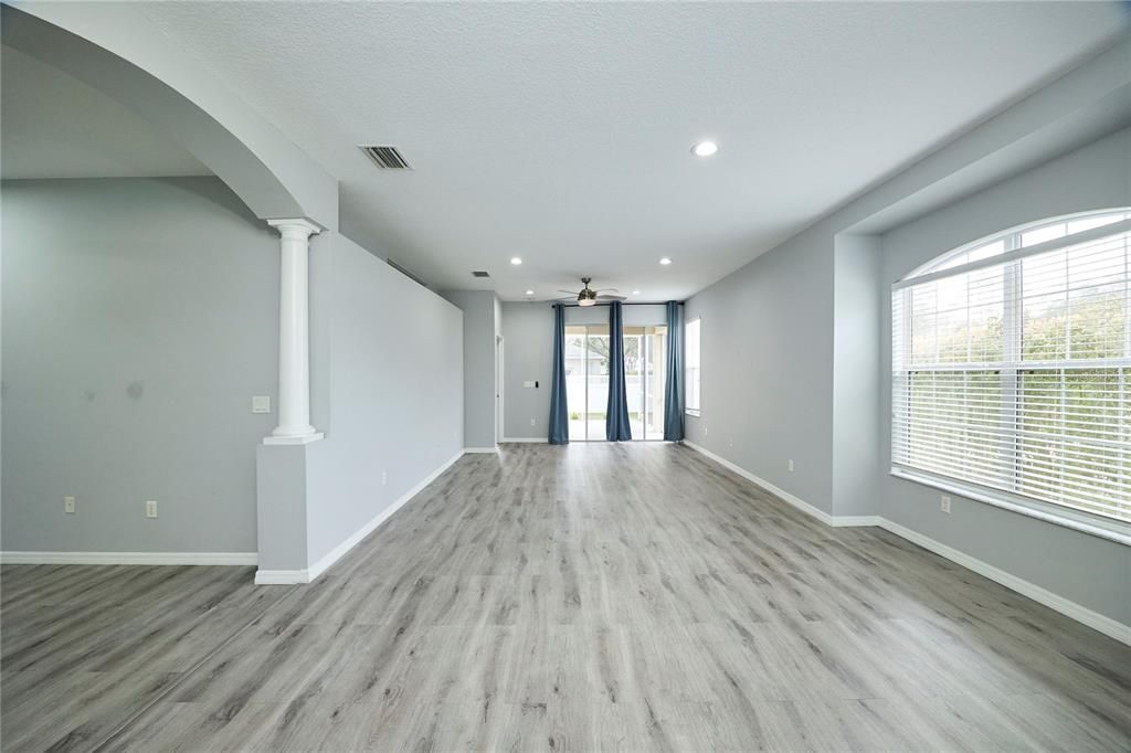 待售: $349,900 (2 贝兹, 2 浴室, 1525 平方英尺)