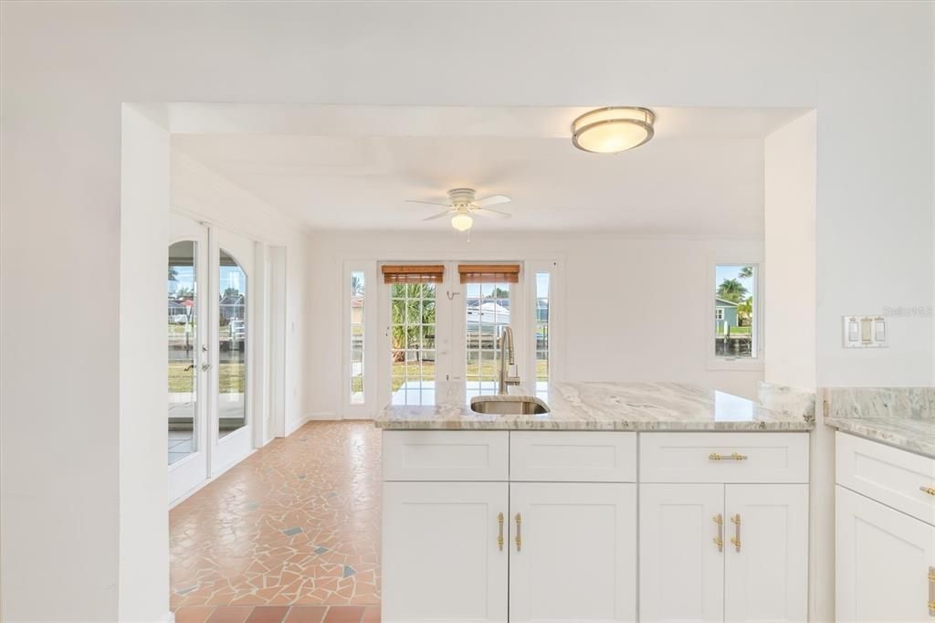 待售: $374,000 (3 贝兹, 2 浴室, 2120 平方英尺)