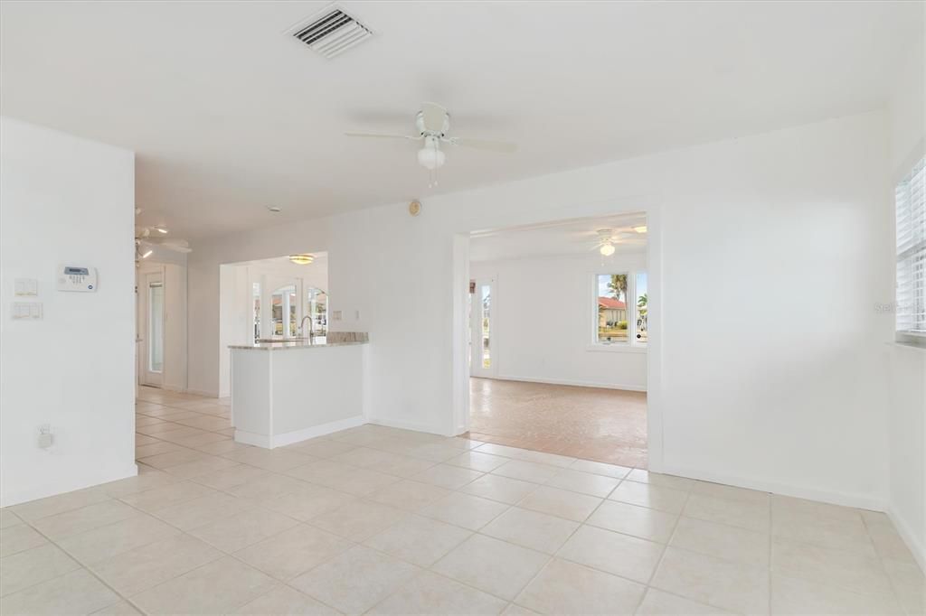 待售: $374,000 (3 贝兹, 2 浴室, 2120 平方英尺)