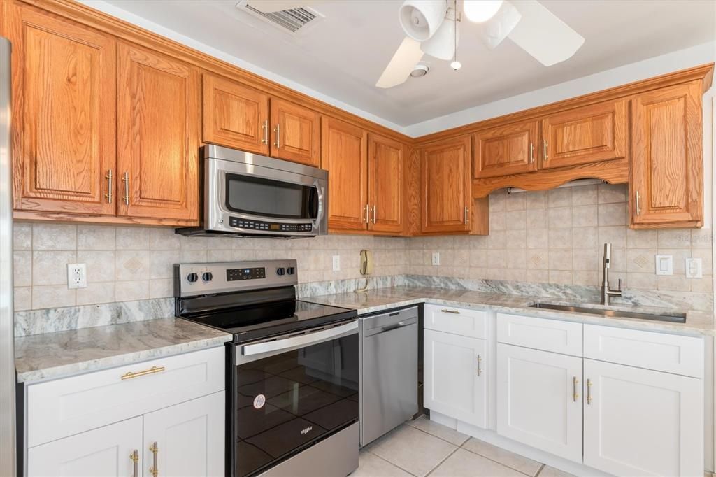 待售: $374,000 (3 贝兹, 2 浴室, 2120 平方英尺)