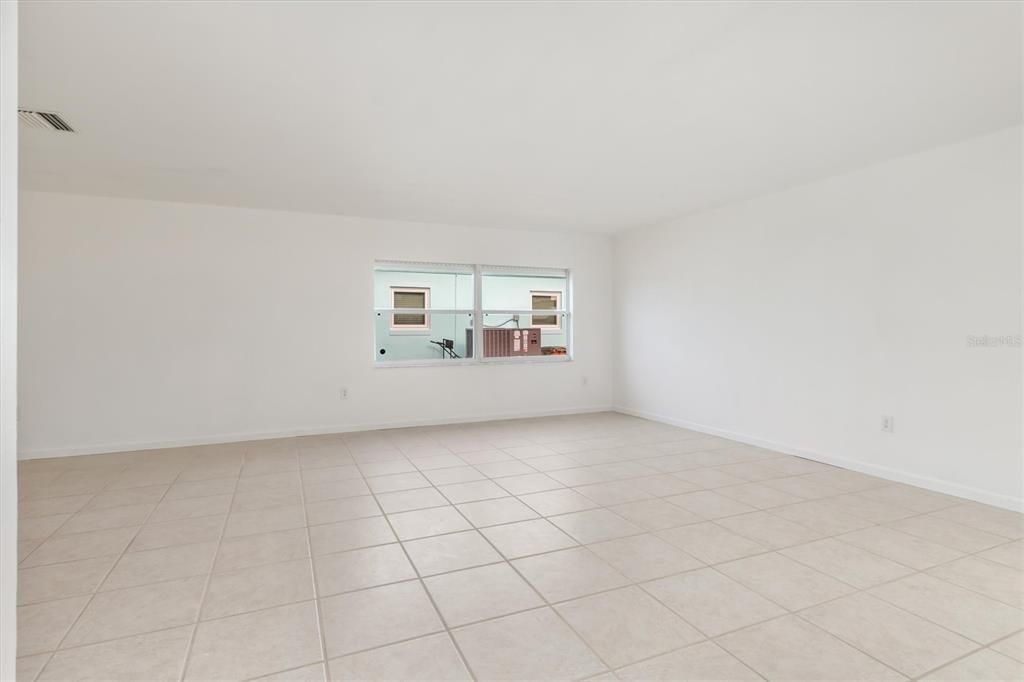 待售: $374,000 (3 贝兹, 2 浴室, 2120 平方英尺)