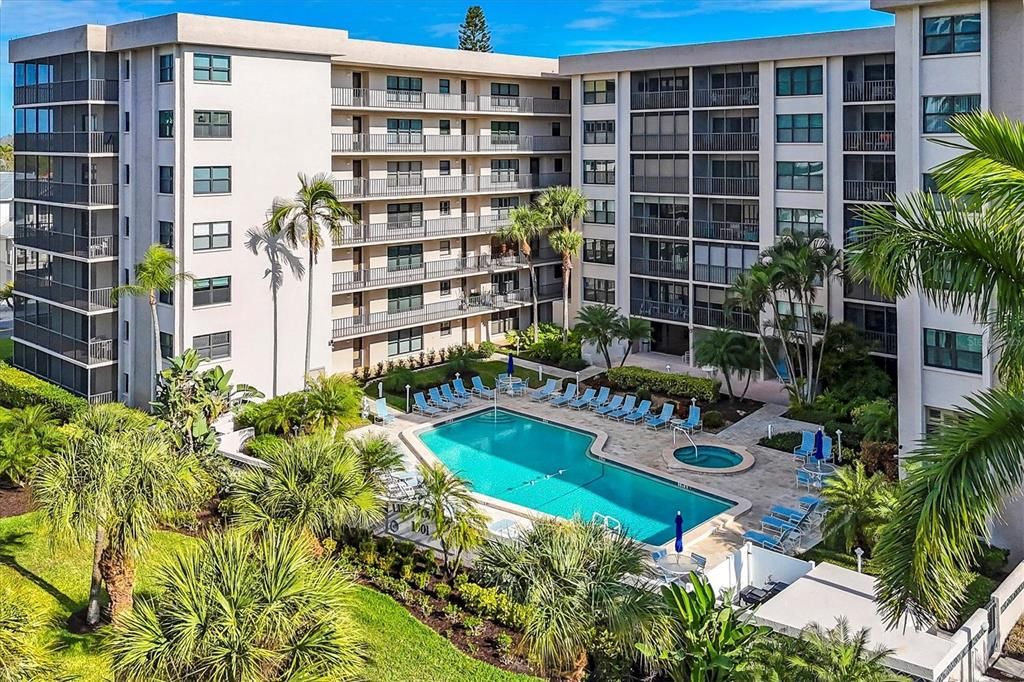 На продажу: $700,000 (2 спален, 2 ванн, 1293 Квадратных фут)