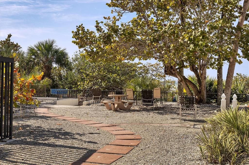 На продажу: $700,000 (2 спален, 2 ванн, 1293 Квадратных фут)