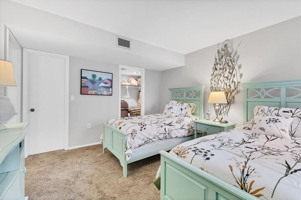 На продажу: $700,000 (2 спален, 2 ванн, 1293 Квадратных фут)