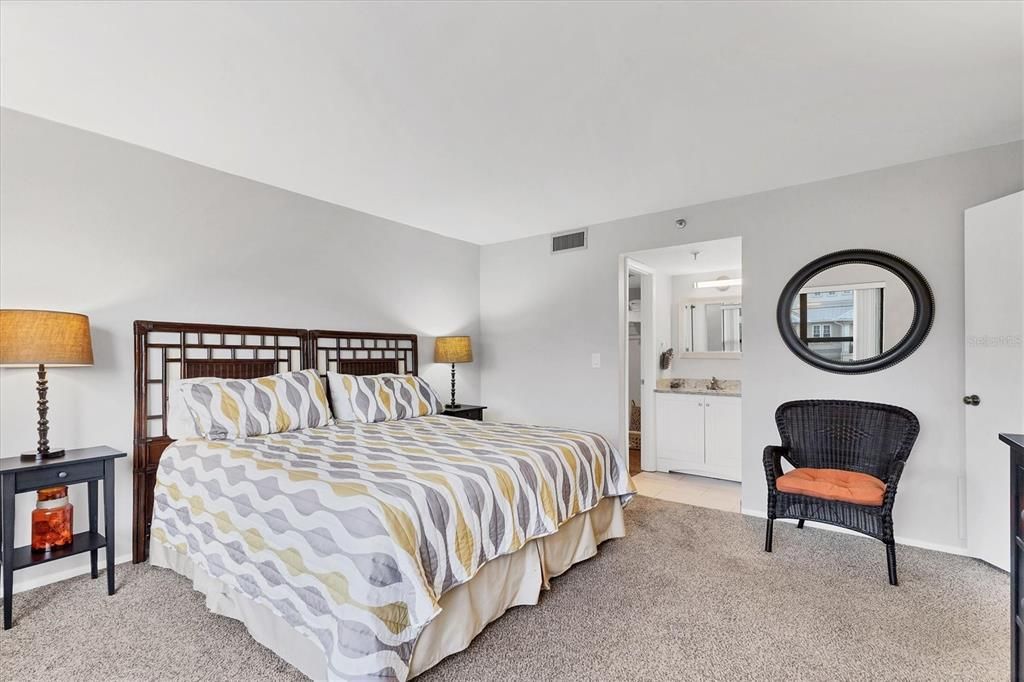 На продажу: $700,000 (2 спален, 2 ванн, 1293 Квадратных фут)