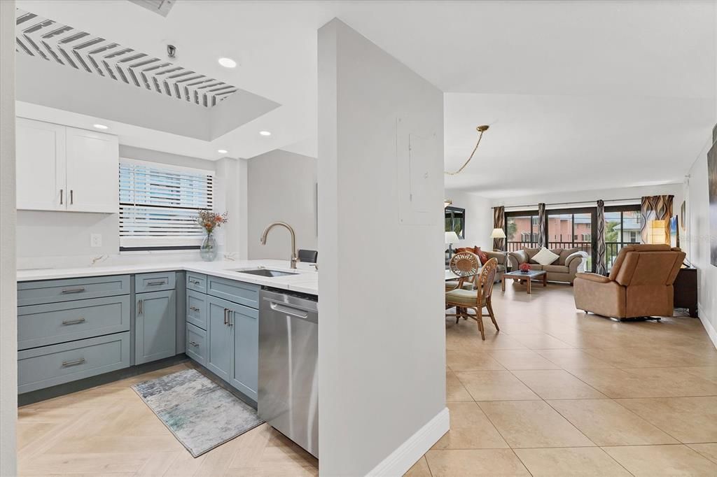 На продажу: $700,000 (2 спален, 2 ванн, 1293 Квадратных фут)