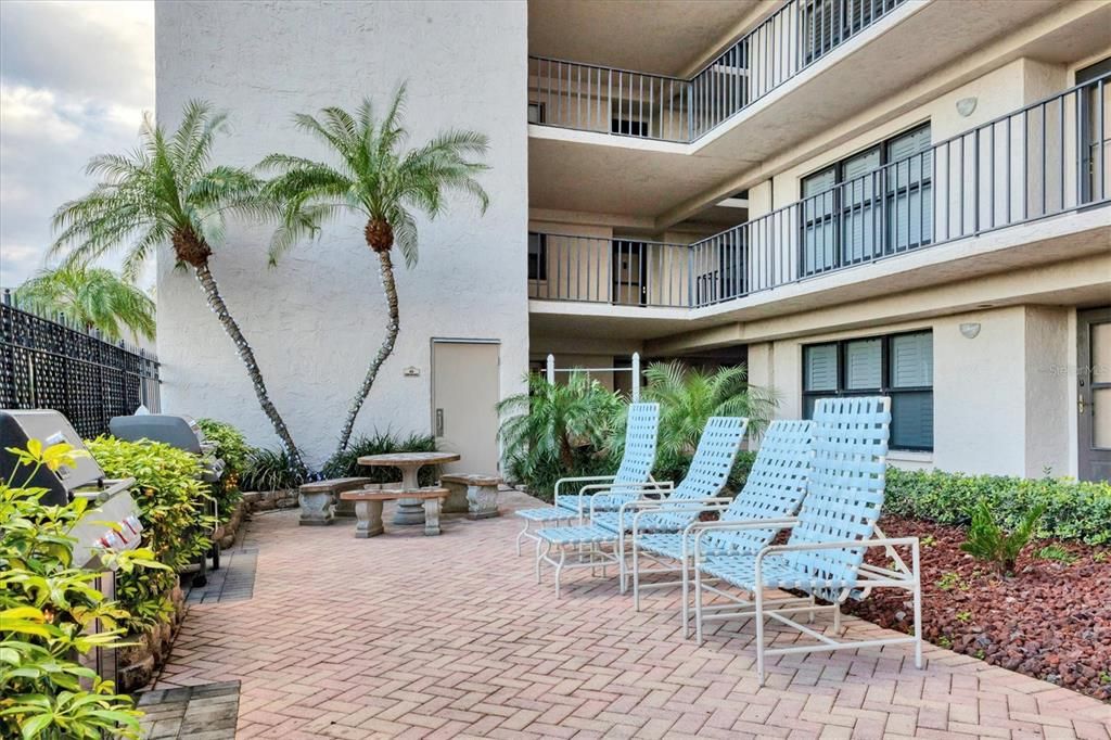 На продажу: $700,000 (2 спален, 2 ванн, 1293 Квадратных фут)