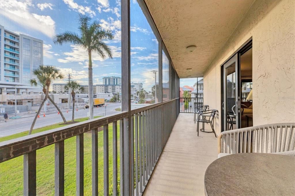 На продажу: $700,000 (2 спален, 2 ванн, 1293 Квадратных фут)