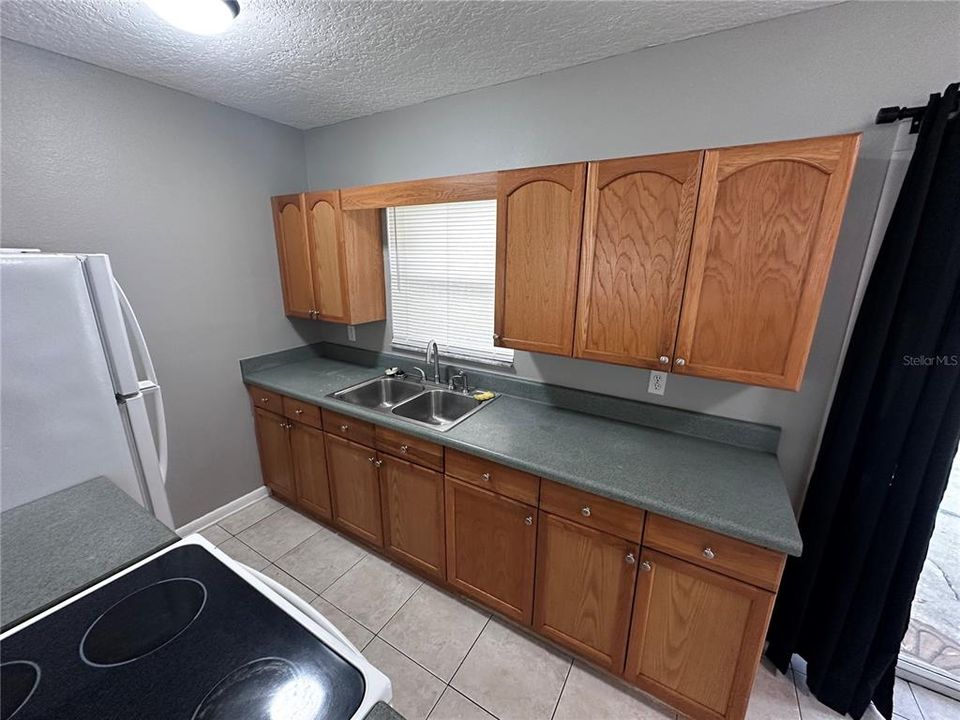 В аренду: $1,795 (2 спален, 1 ванн, 851 Квадратных фут)