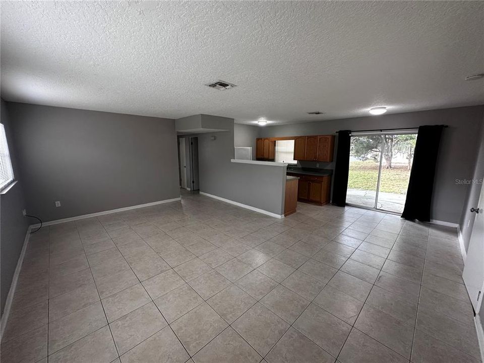 В аренду: $1,795 (2 спален, 1 ванн, 851 Квадратных фут)