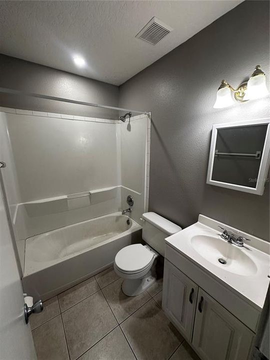 В аренду: $1,795 (2 спален, 1 ванн, 851 Квадратных фут)