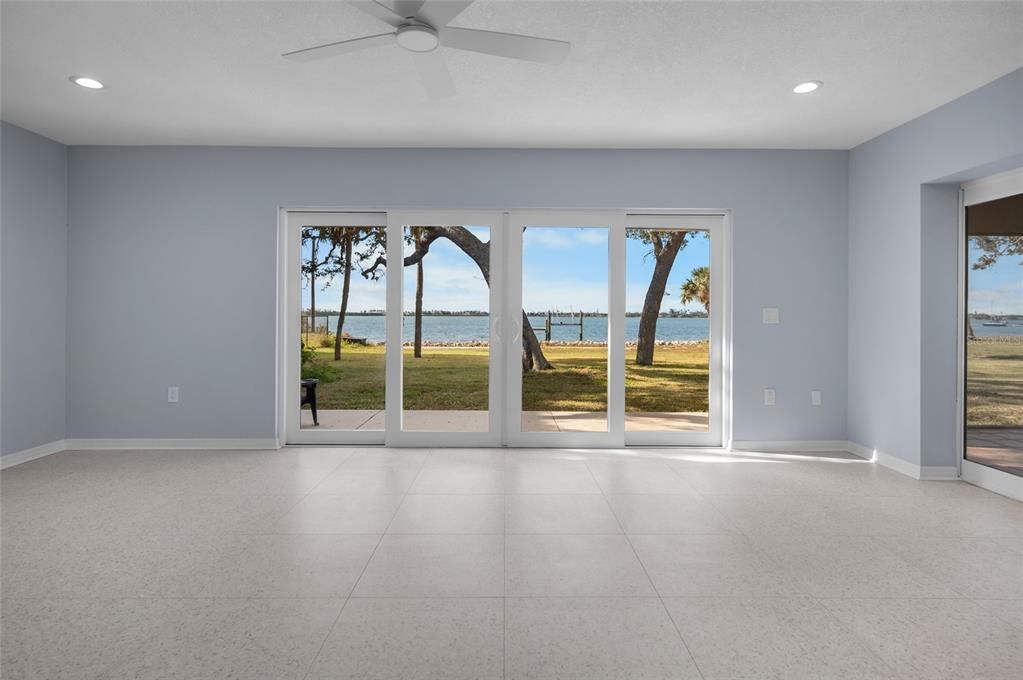 For Sale: $800,000 (3 beds, 2 baths, 1496 Square Feet)