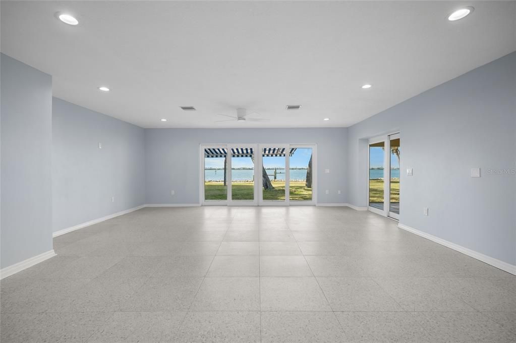 For Sale: $800,000 (3 beds, 2 baths, 1496 Square Feet)