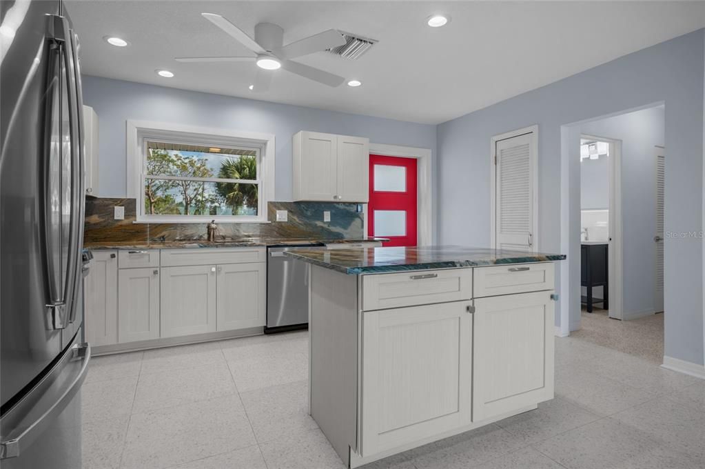 For Sale: $800,000 (3 beds, 2 baths, 1496 Square Feet)