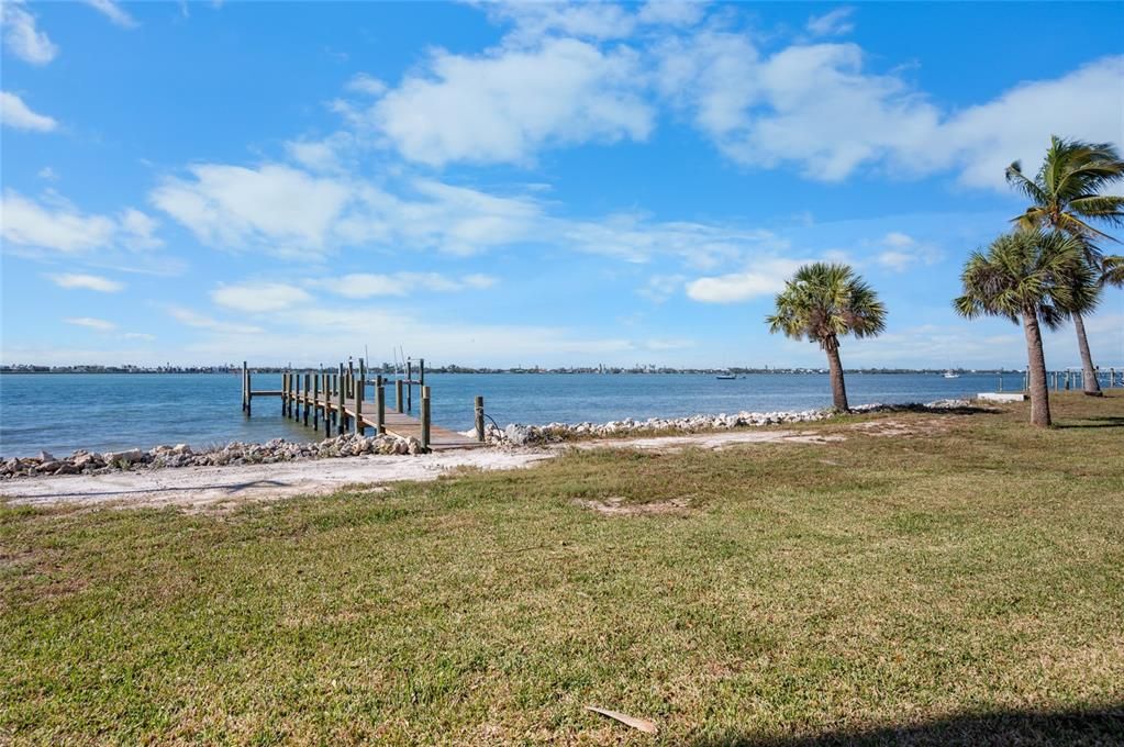 For Sale: $800,000 (3 beds, 2 baths, 1496 Square Feet)