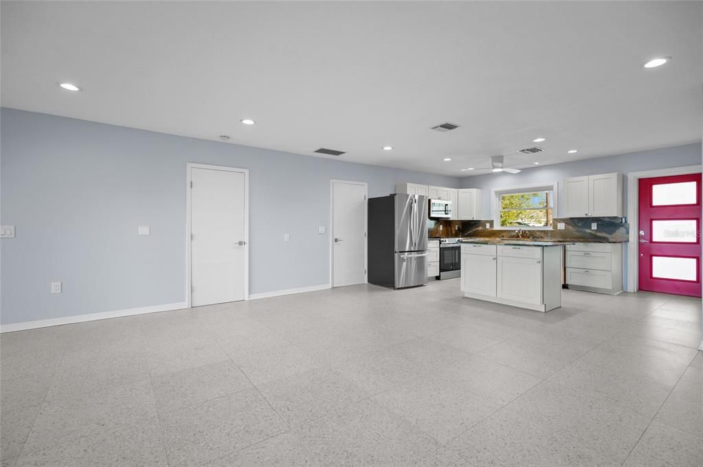 For Sale: $800,000 (3 beds, 2 baths, 1496 Square Feet)