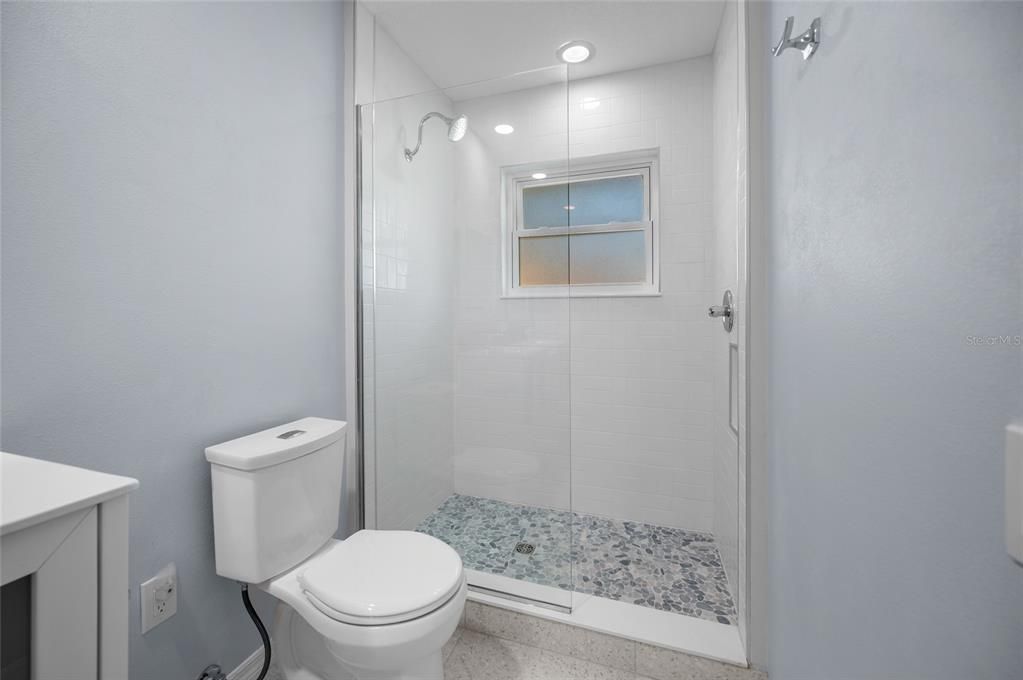 For Sale: $800,000 (3 beds, 2 baths, 1496 Square Feet)