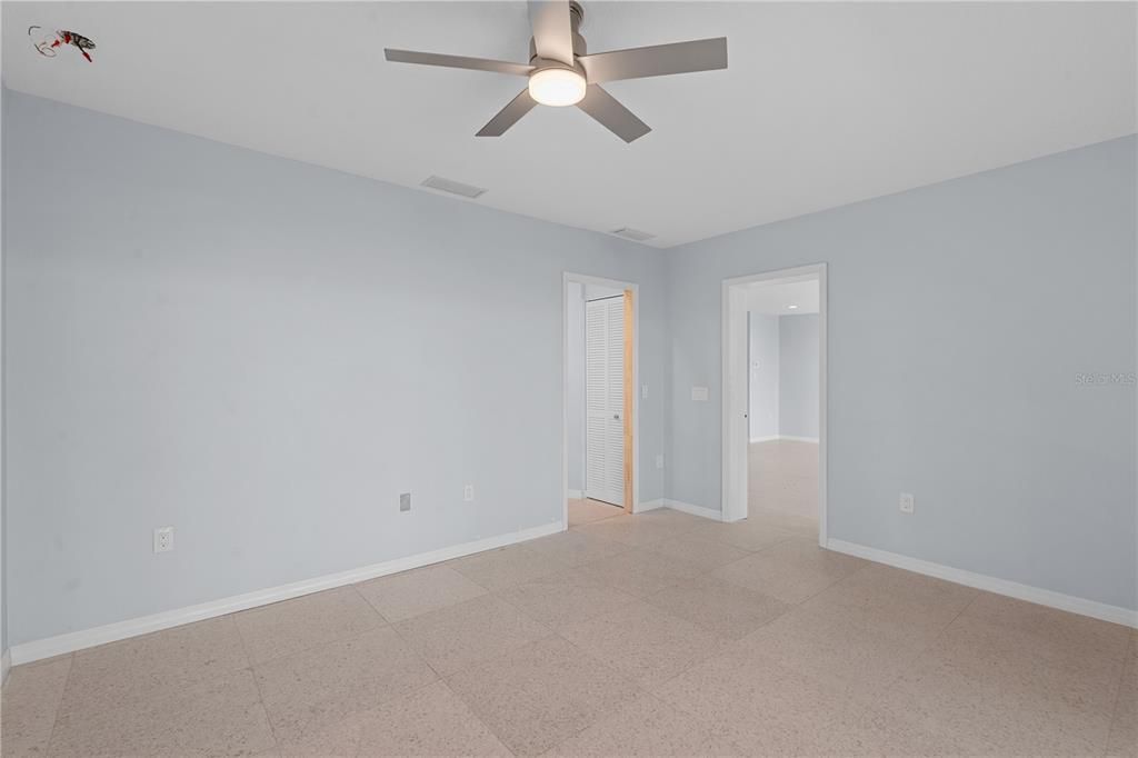 For Sale: $800,000 (3 beds, 2 baths, 1496 Square Feet)