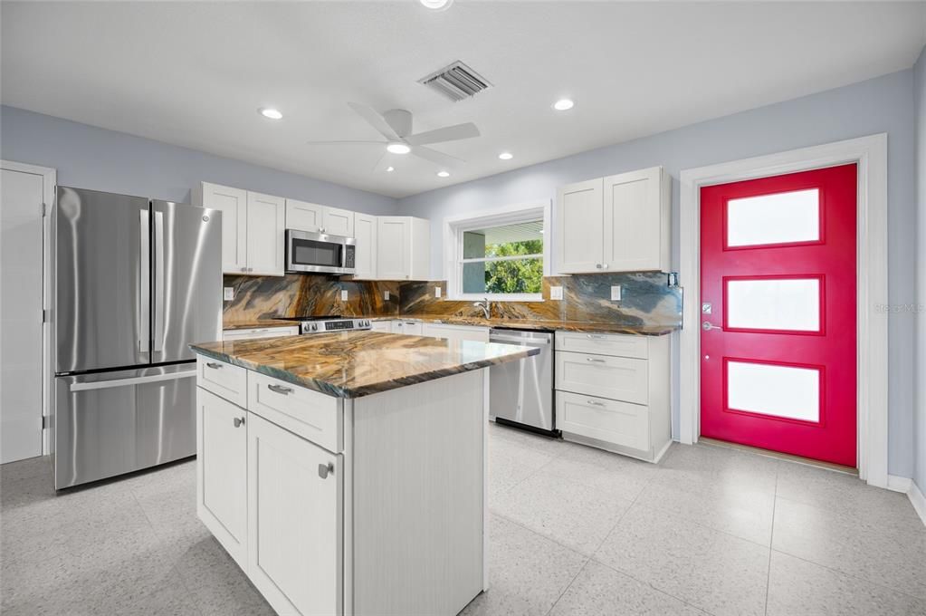 For Sale: $800,000 (3 beds, 2 baths, 1496 Square Feet)